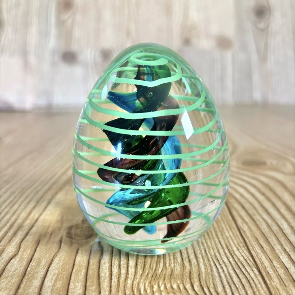 Vintage 3" Art Glass Paperweight Green Spiral Bubbles Swirl Egg MCM Decor DNA
